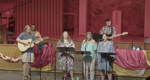 RUMC band leading modern worship